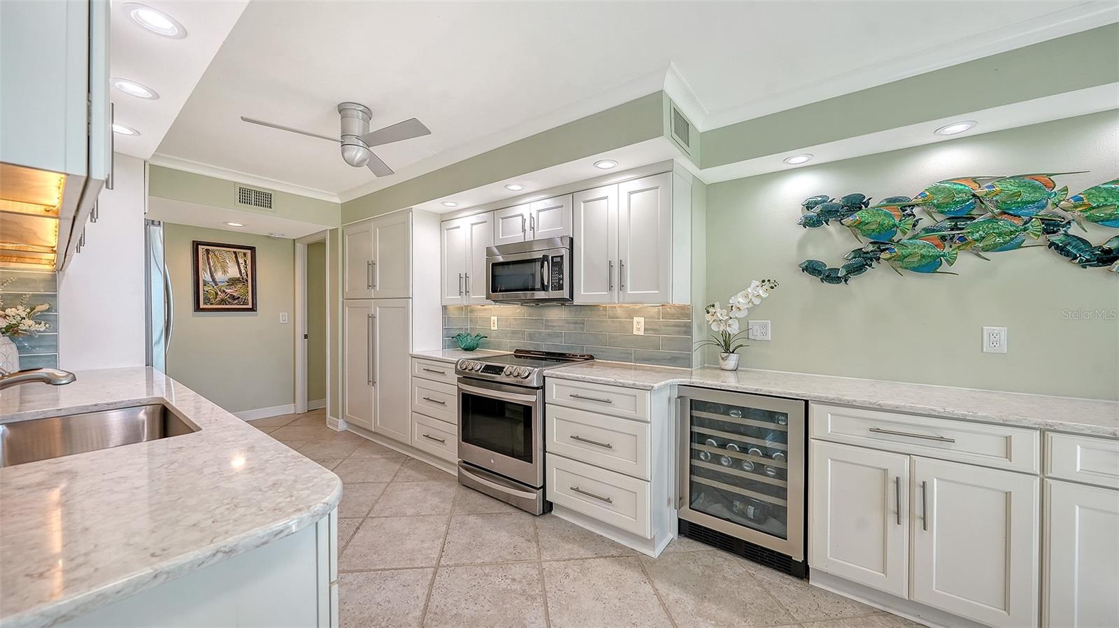 Image 8 of 53 For 2425 Gulf Of Mexico Drive 1e