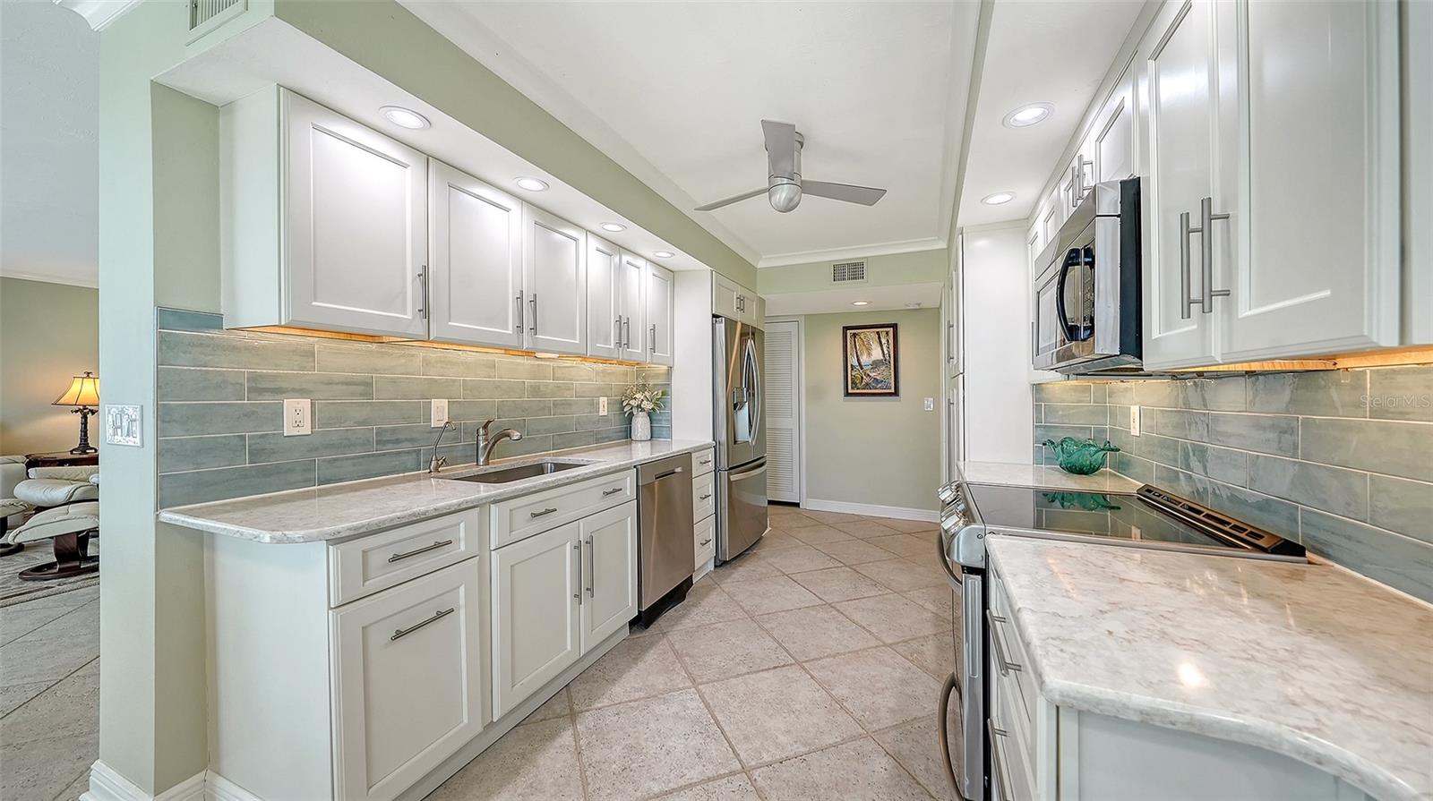 Image 9 of 53 For 2425 Gulf Of Mexico Drive 1e