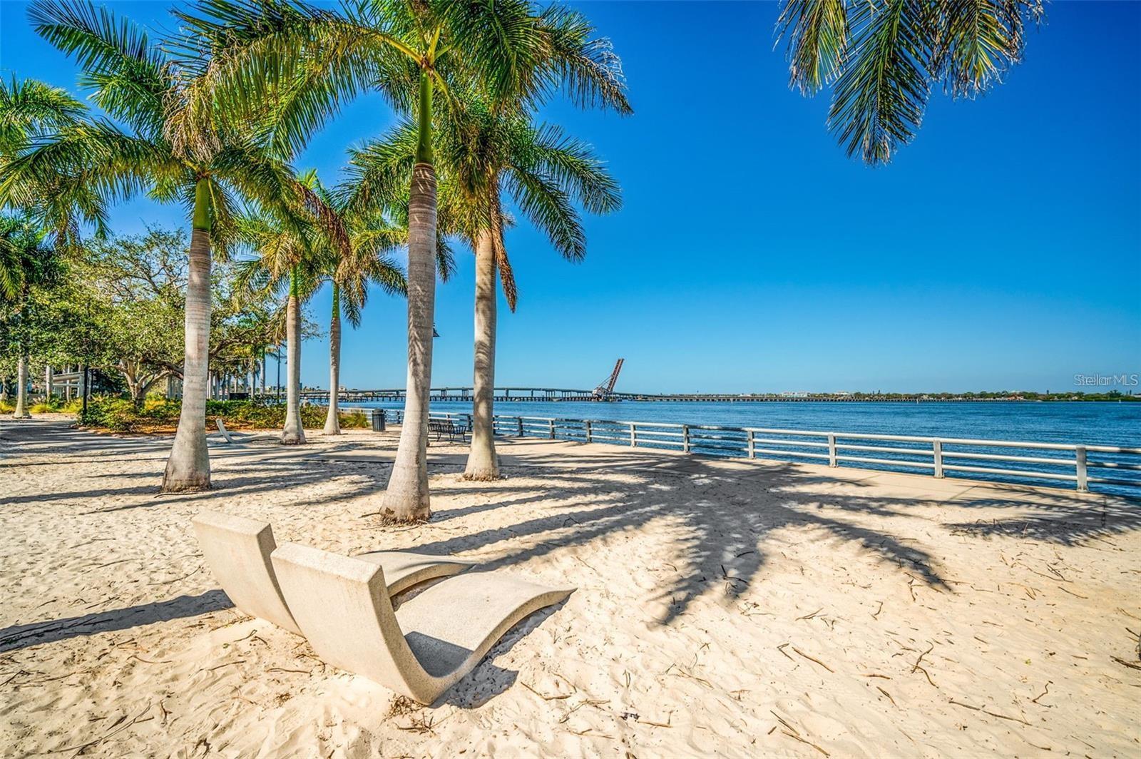 Image 52 of 66 For 2014 Riverside Drive E