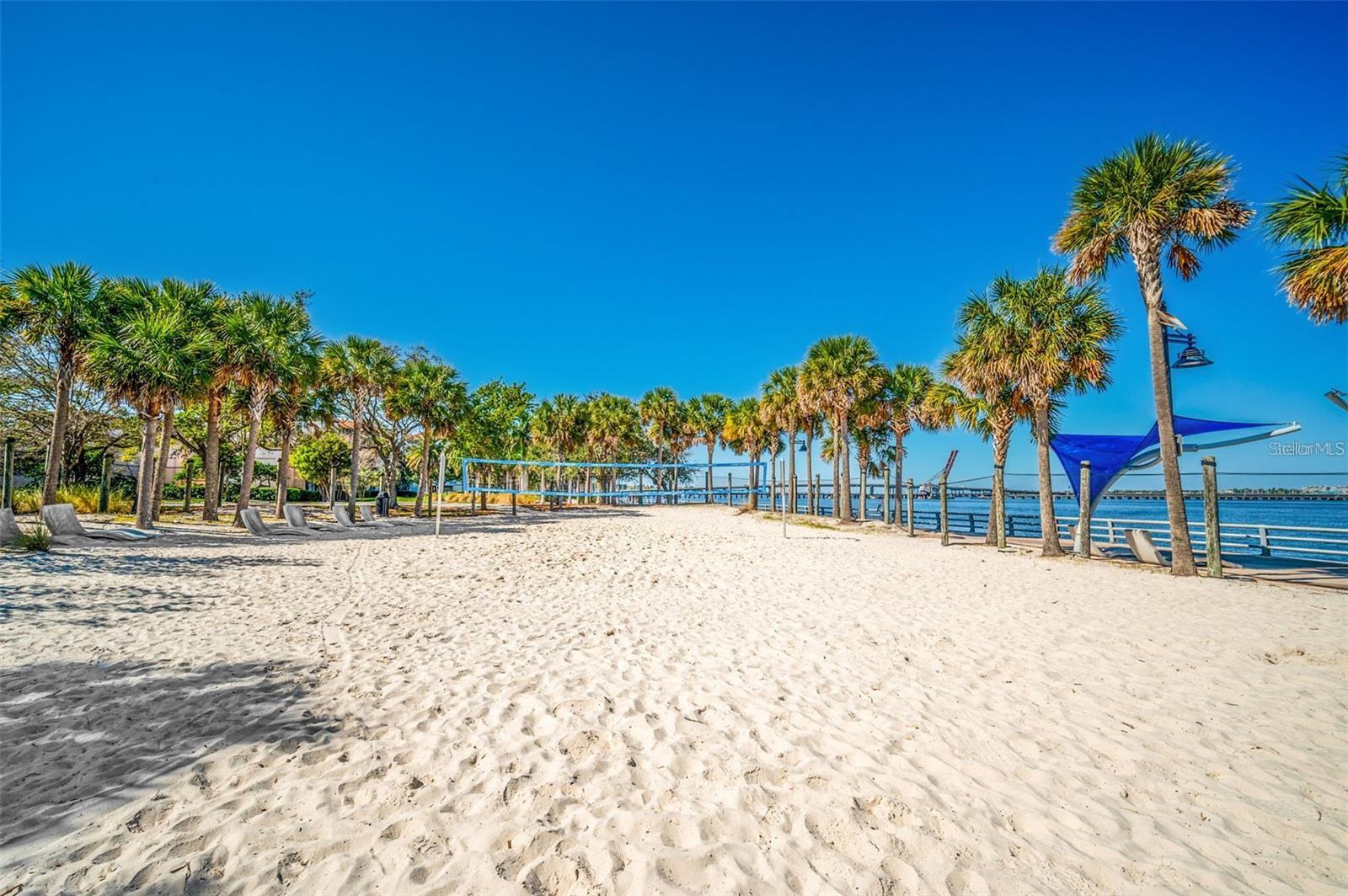 Image 53 of 66 For 2014 Riverside Drive E