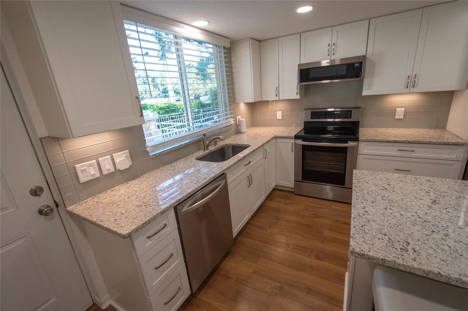 Image 11 of 34 For 648 Cohen Way