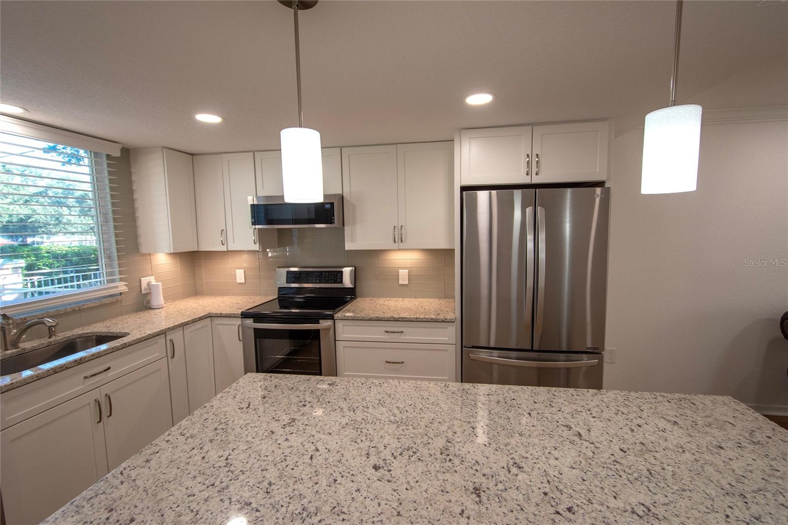 Image 12 of 34 For 648 Cohen Way