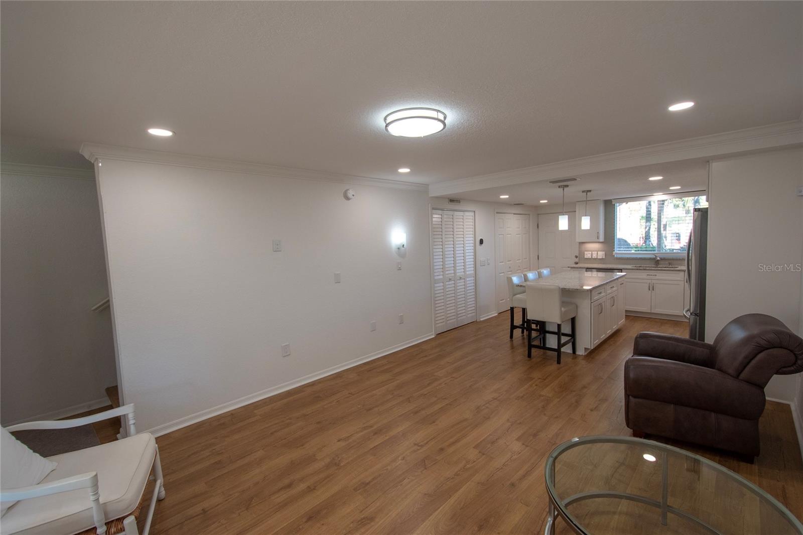 Image 15 of 34 For 648 Cohen Way