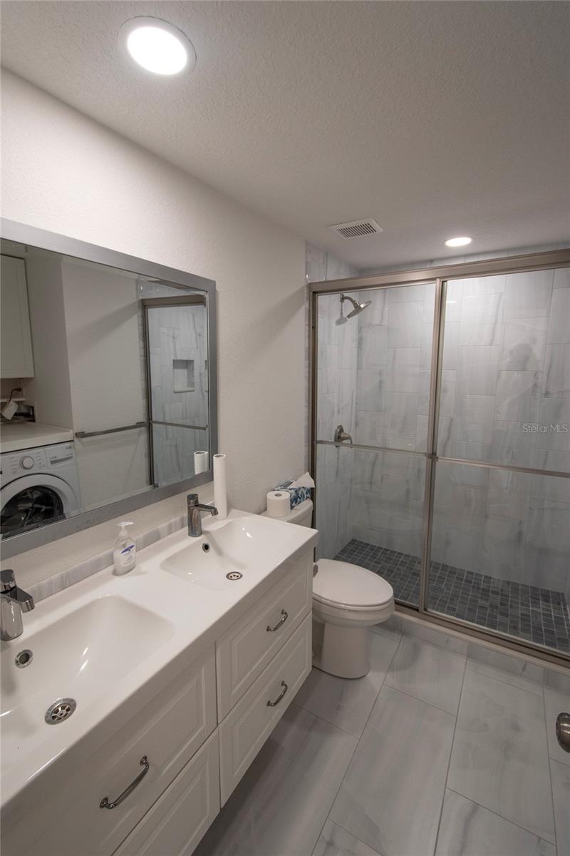 Image 19 of 34 For 648 Cohen Way