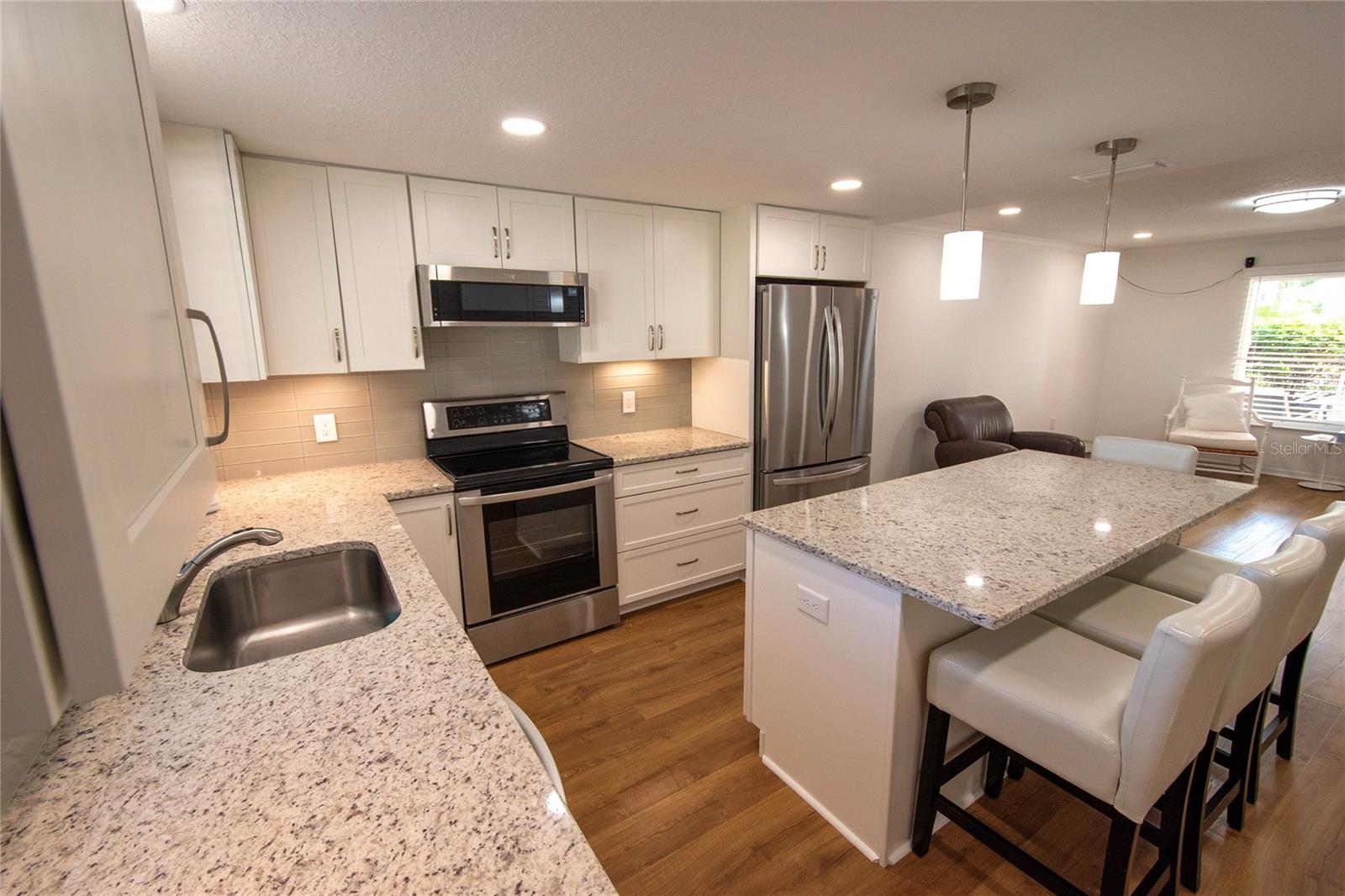 Image 8 of 34 For 648 Cohen Way