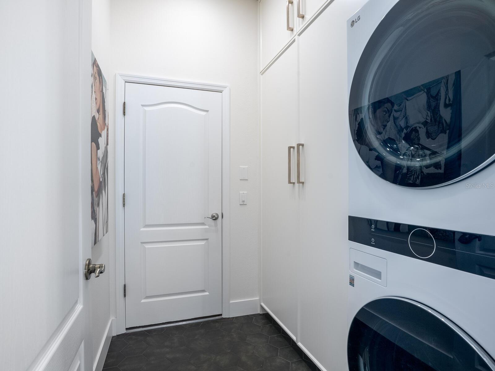 Image 31 of 57 For 12129 Thornhill Court