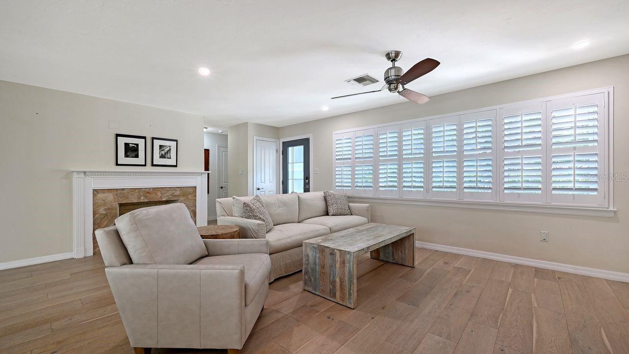 Listing photo id 12 for 4810 Bay Shore Road