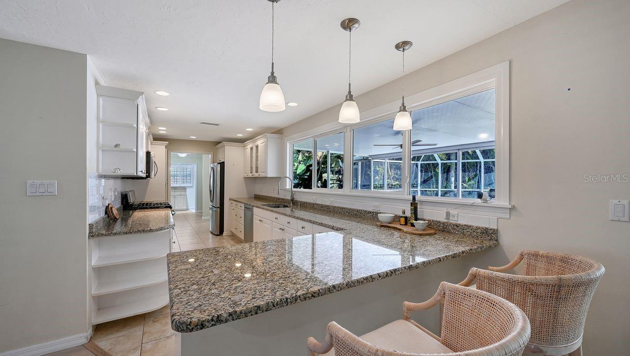 Listing photo id 15 for 4810 Bay Shore Road