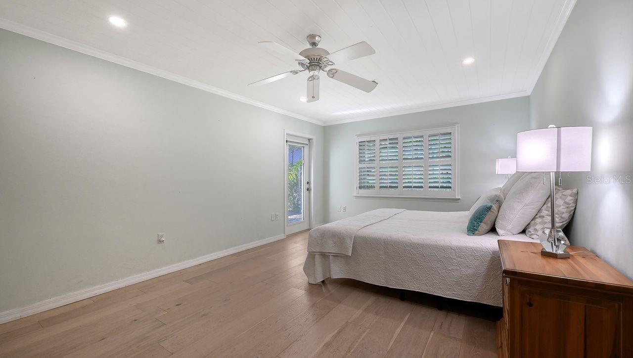 Listing photo id 22 for 4810 Bay Shore Road