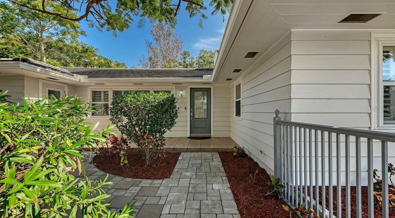 Listing photo id 6 for 4810 Bay Shore Road