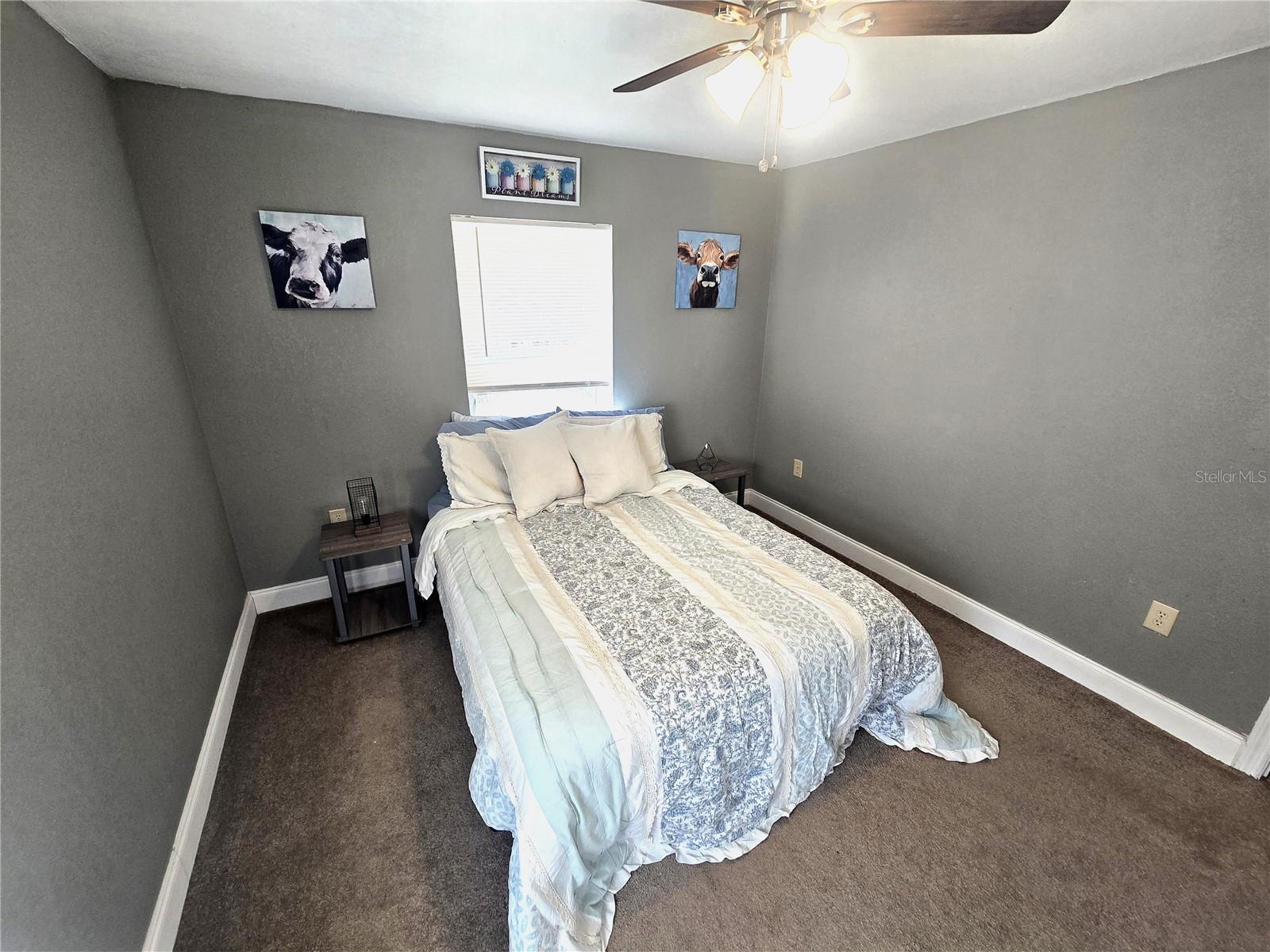 Listing photo id 15 for 4827 Myrick Avenue