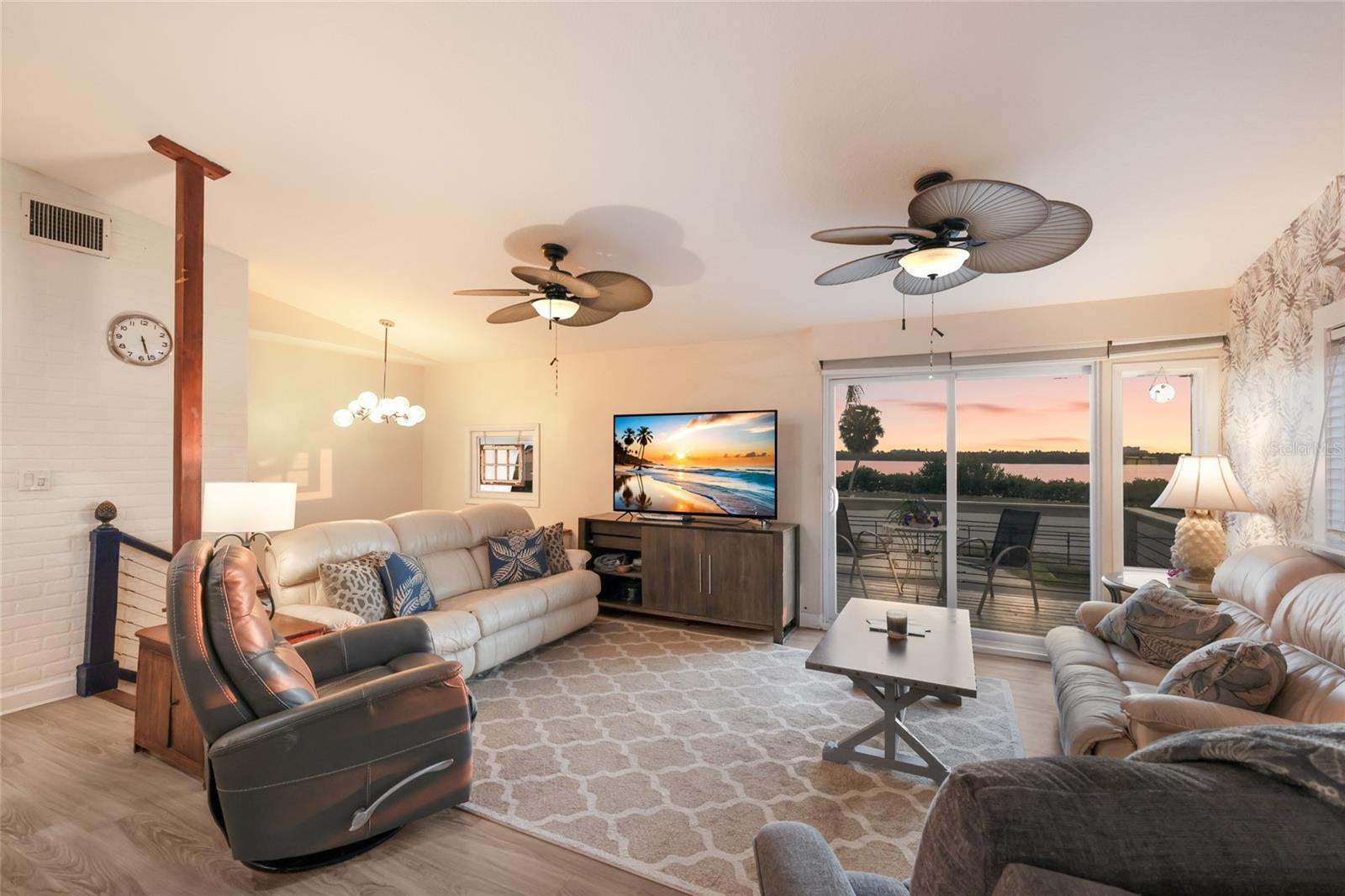 Image 11 of 44 For 724 44th Street Court W