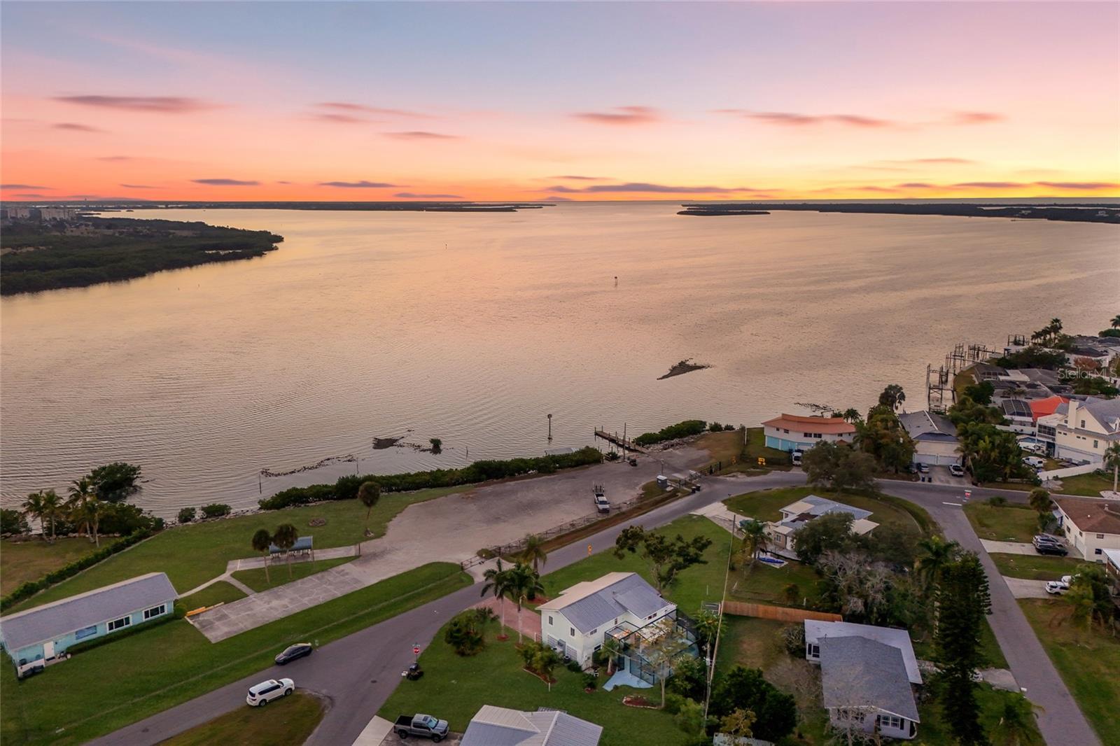 Image 2 of 44 For 724 44th Street Court W