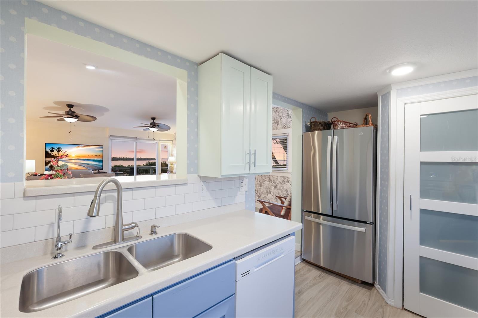 Image 21 of 44 For 724 44th Street Court W