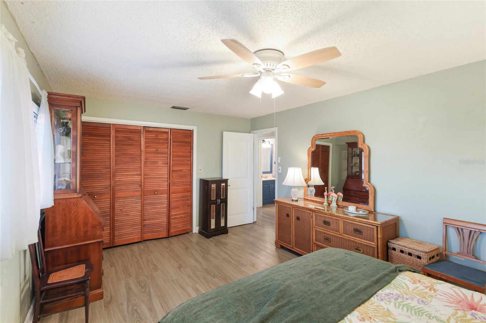 Image 24 of 44 For 724 44th Street Court W