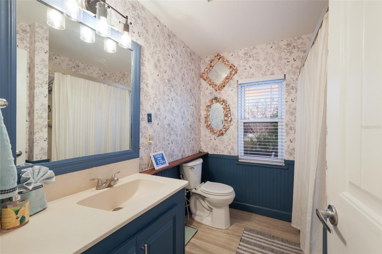 Image 25 of 44 For 724 44th Street Court W