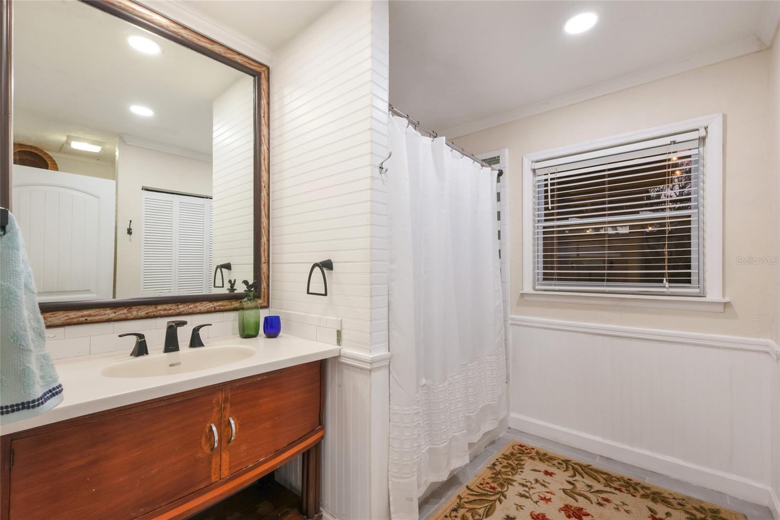 Image 29 of 44 For 724 44th Street Court W