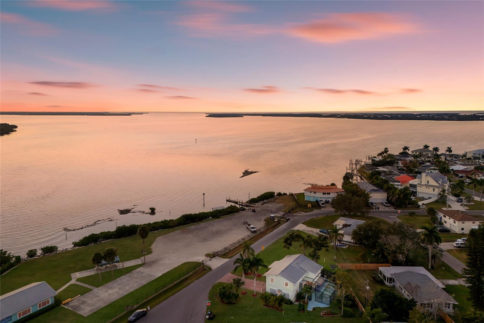 Image 39 of 44 For 724 44th Street Court W