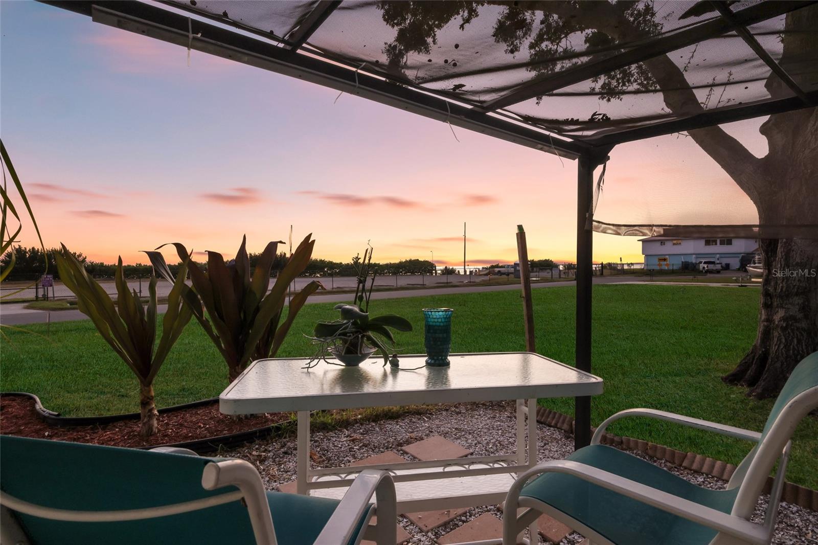 Image 7 of 44 For 724 44th Street Court W