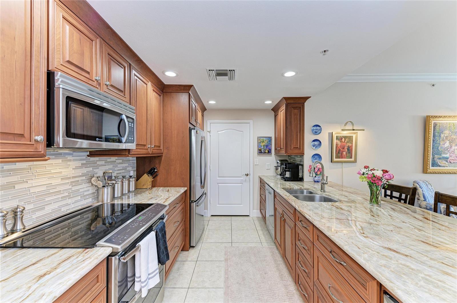 Image 13 of 67 For 808 3rd Avenue W 805