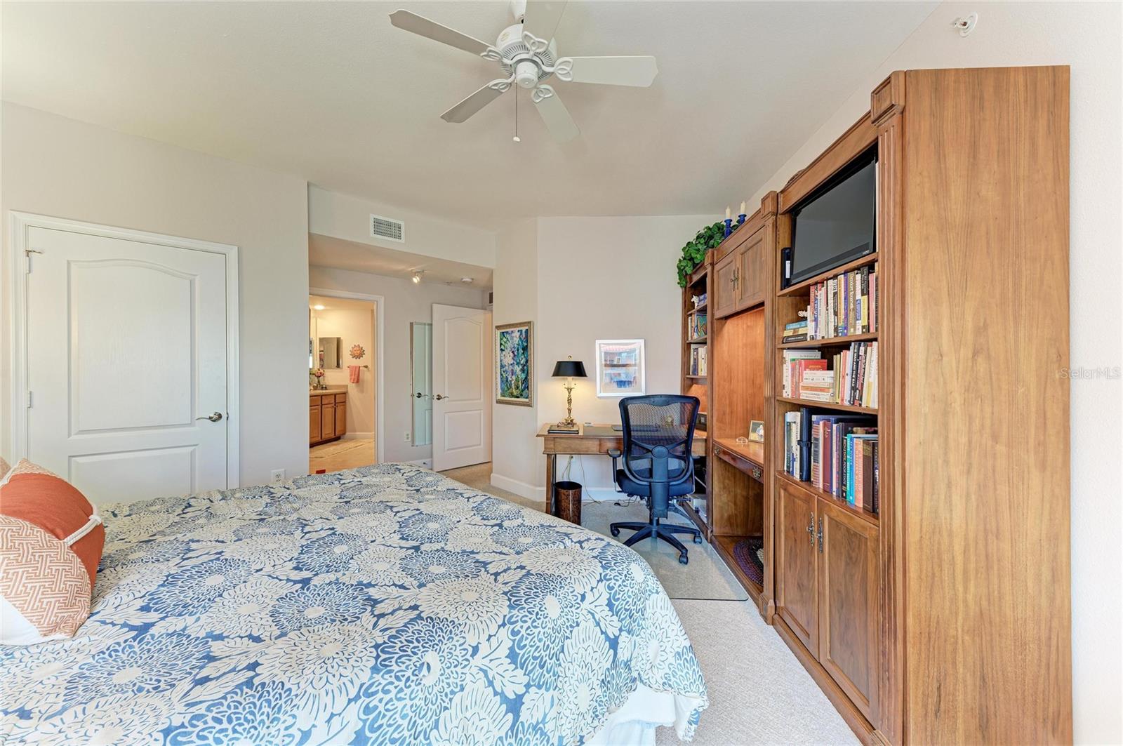 Image 26 of 67 For 808 3rd Avenue W 805