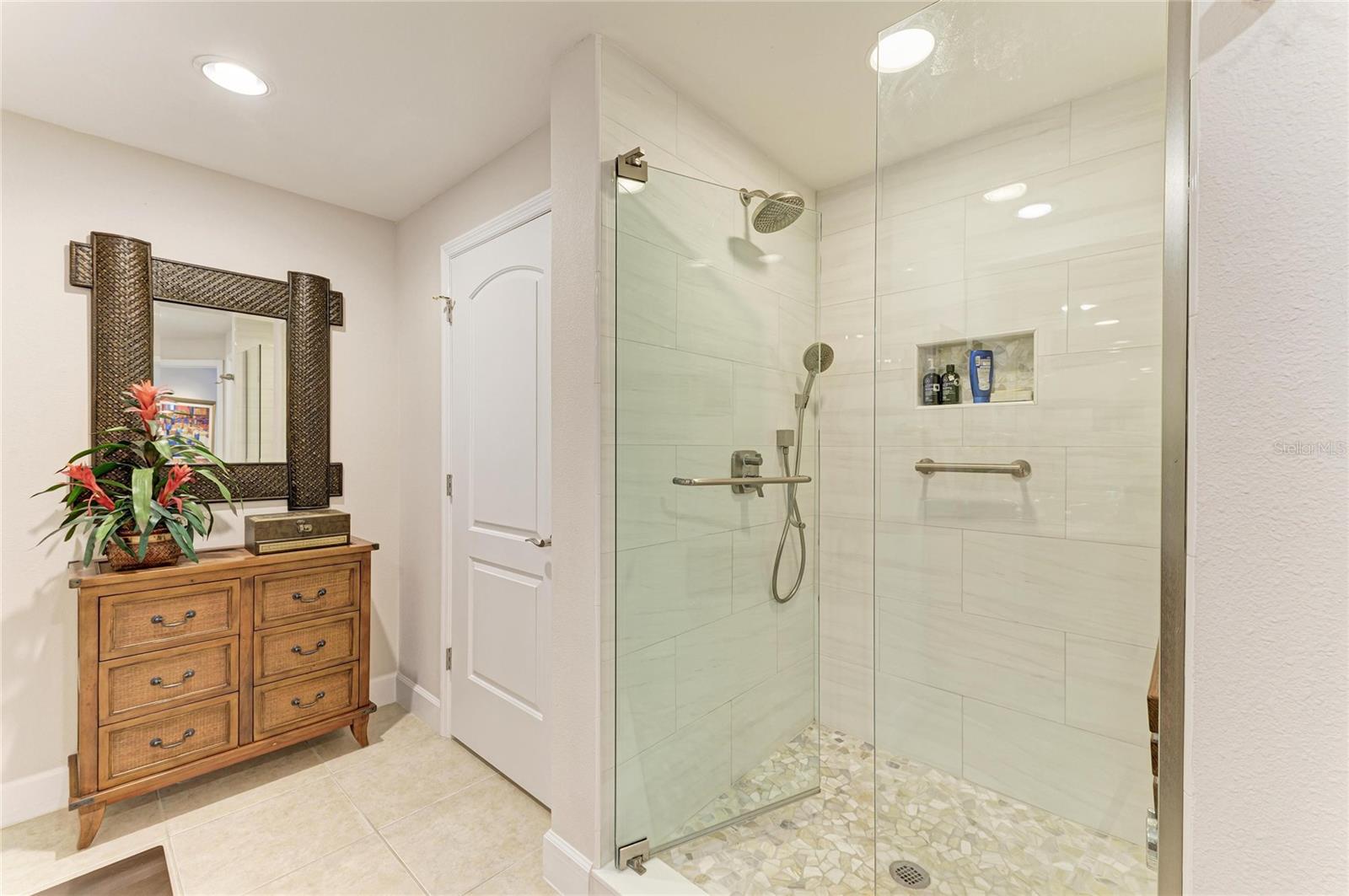 Image 28 of 67 For 808 3rd Avenue W 805