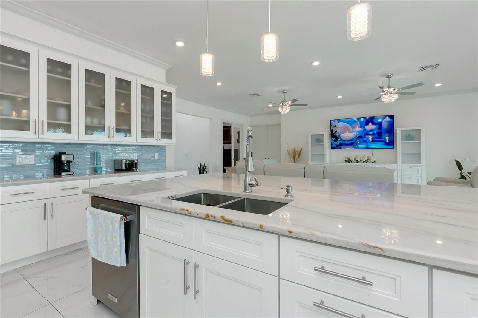 Image 14 of 66 For 7505 27th Avenue W