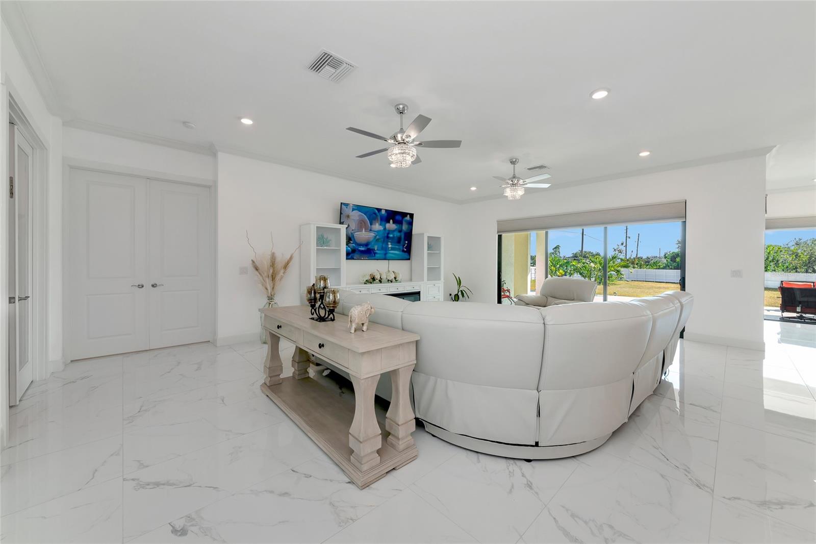 Image 16 of 66 For 7505 27th Avenue W