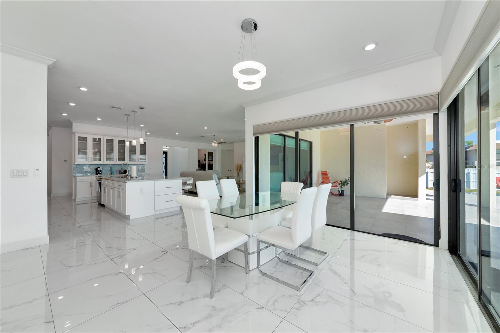 Image 21 of 66 For 7505 27th Avenue W