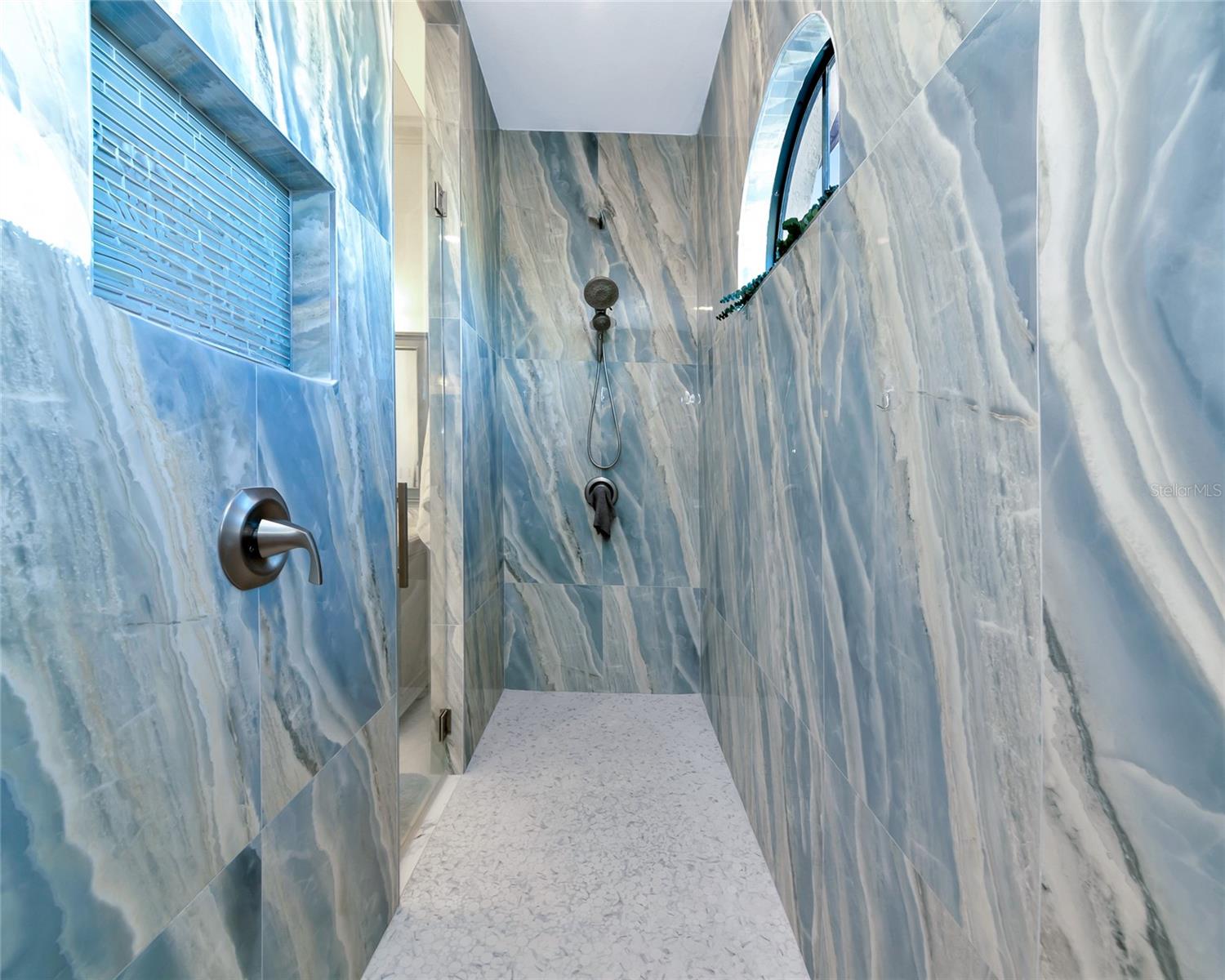 Image 33 of 66 For 7505 27th Avenue W