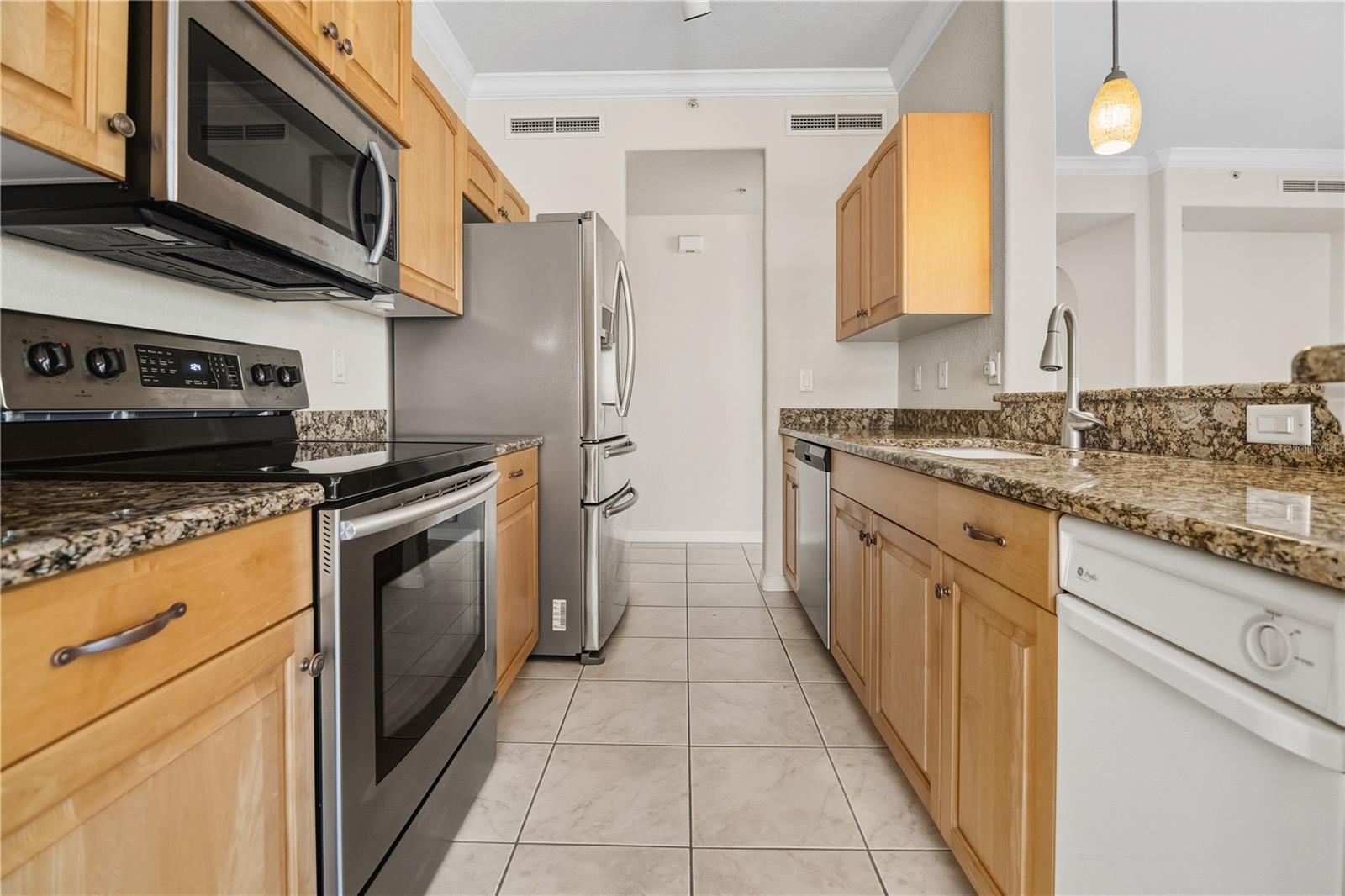 Image 18 of 60 For 900 San Lino Circle 921