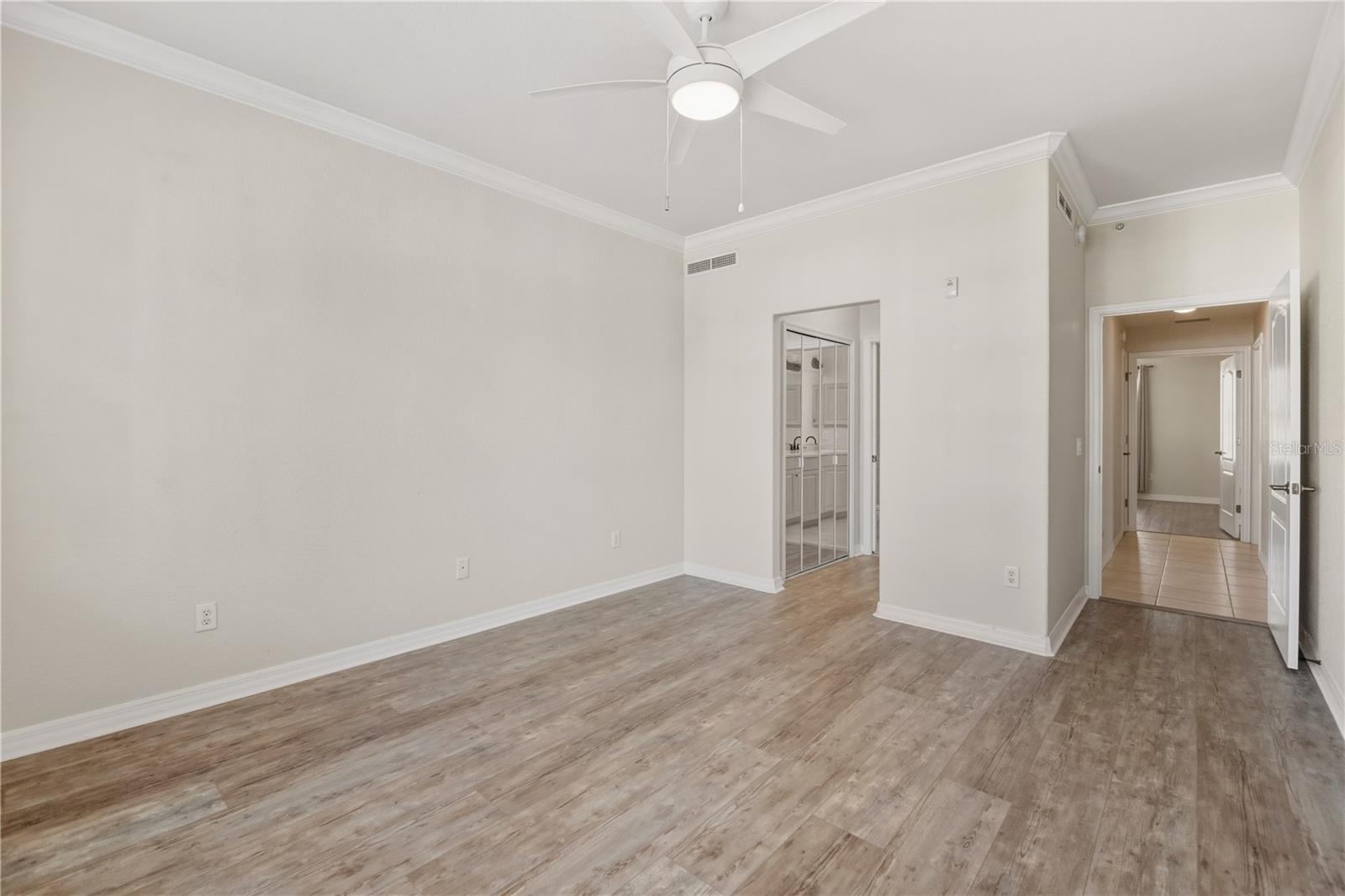 Image 42 of 60 For 900 San Lino Circle 921