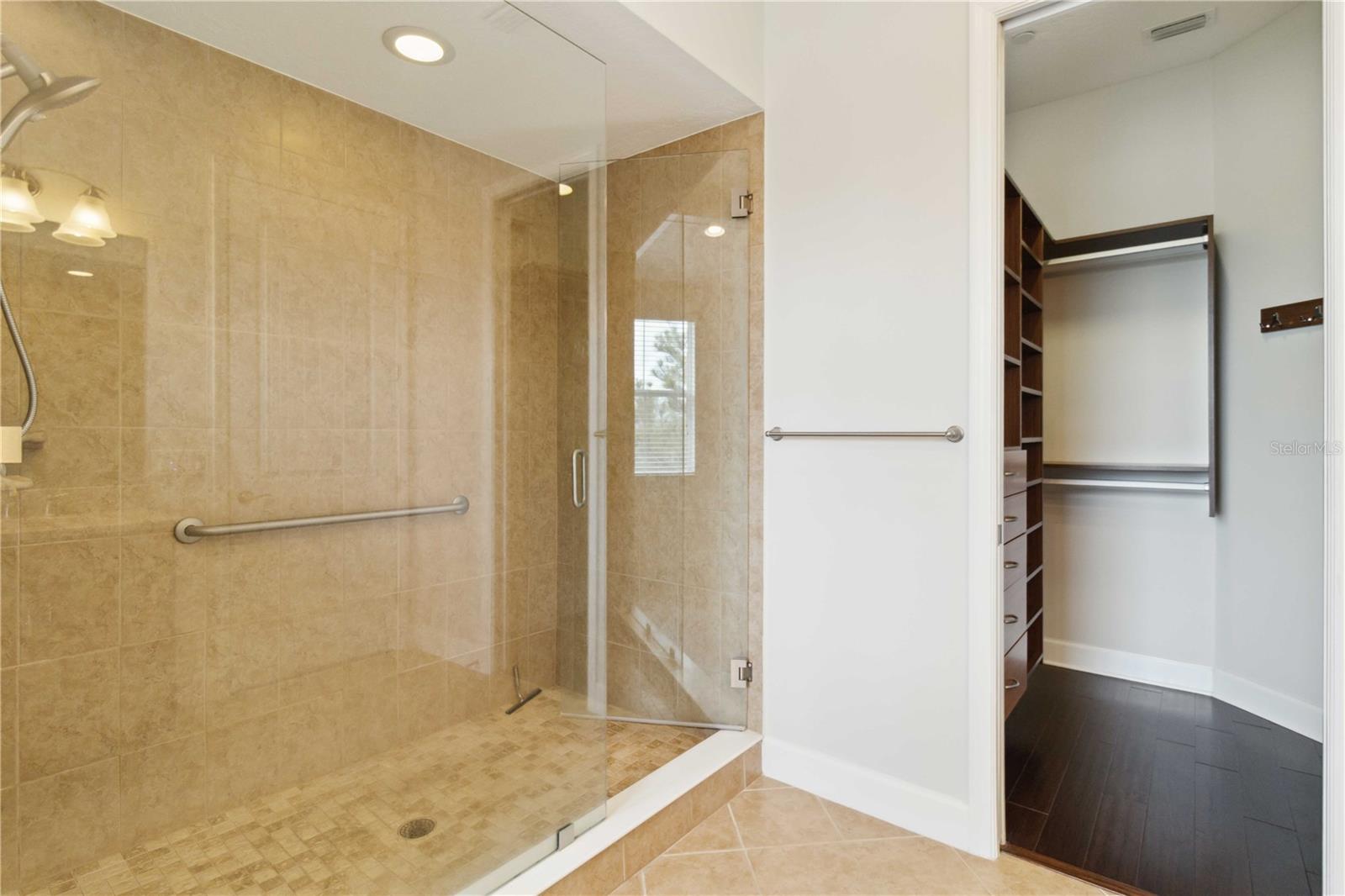 Image 20 of 88 For 230 Sapphire Lake Drive 201