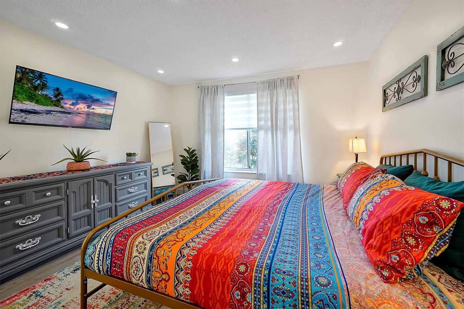 Image 25 of 33 For 1568 Oak Leaf Lane