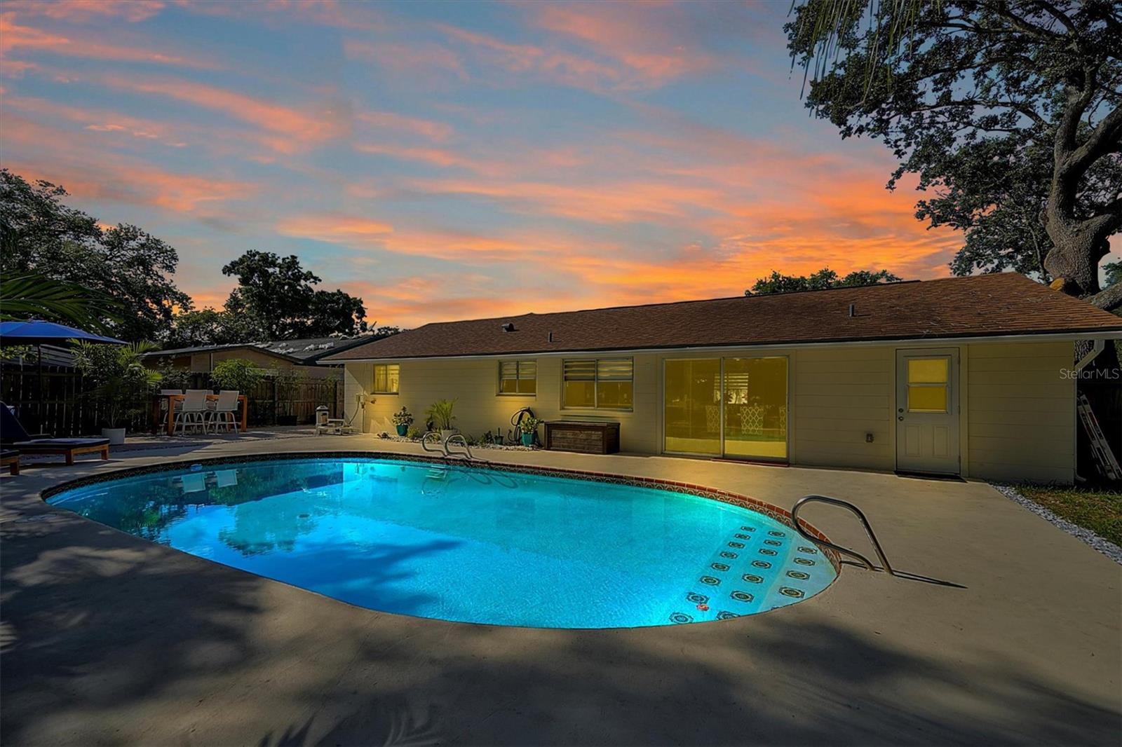 Image 6 of 33 For 1568 Oak Leaf Lane