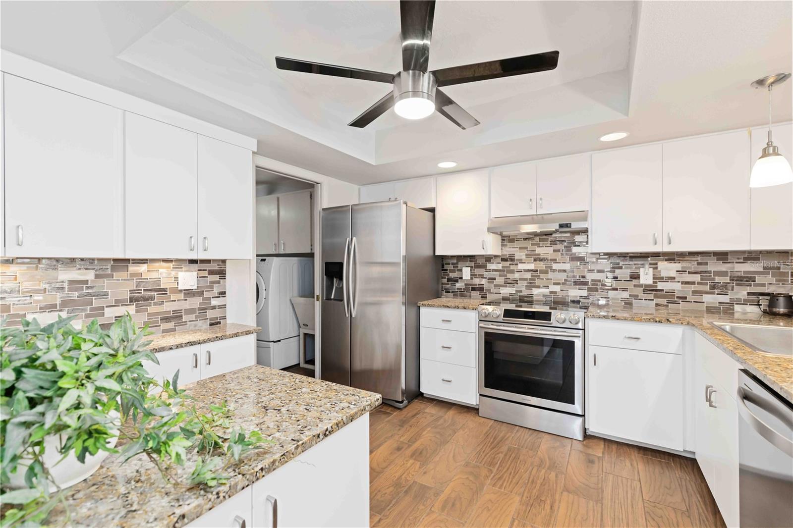 Image 11 of 37 For 4202 Center Pointe Lane 30