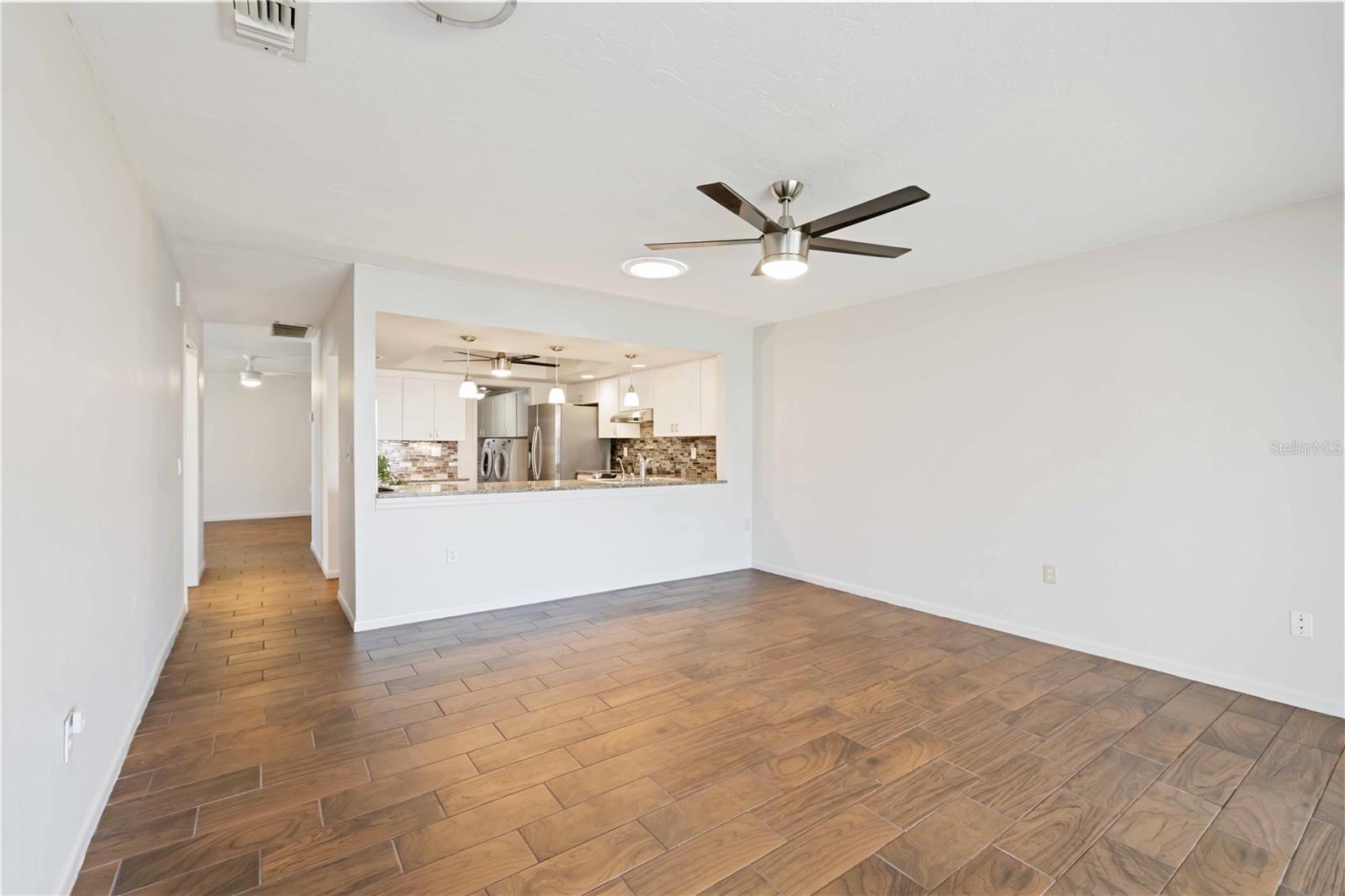 Image 14 of 37 For 4202 Center Pointe Lane 30