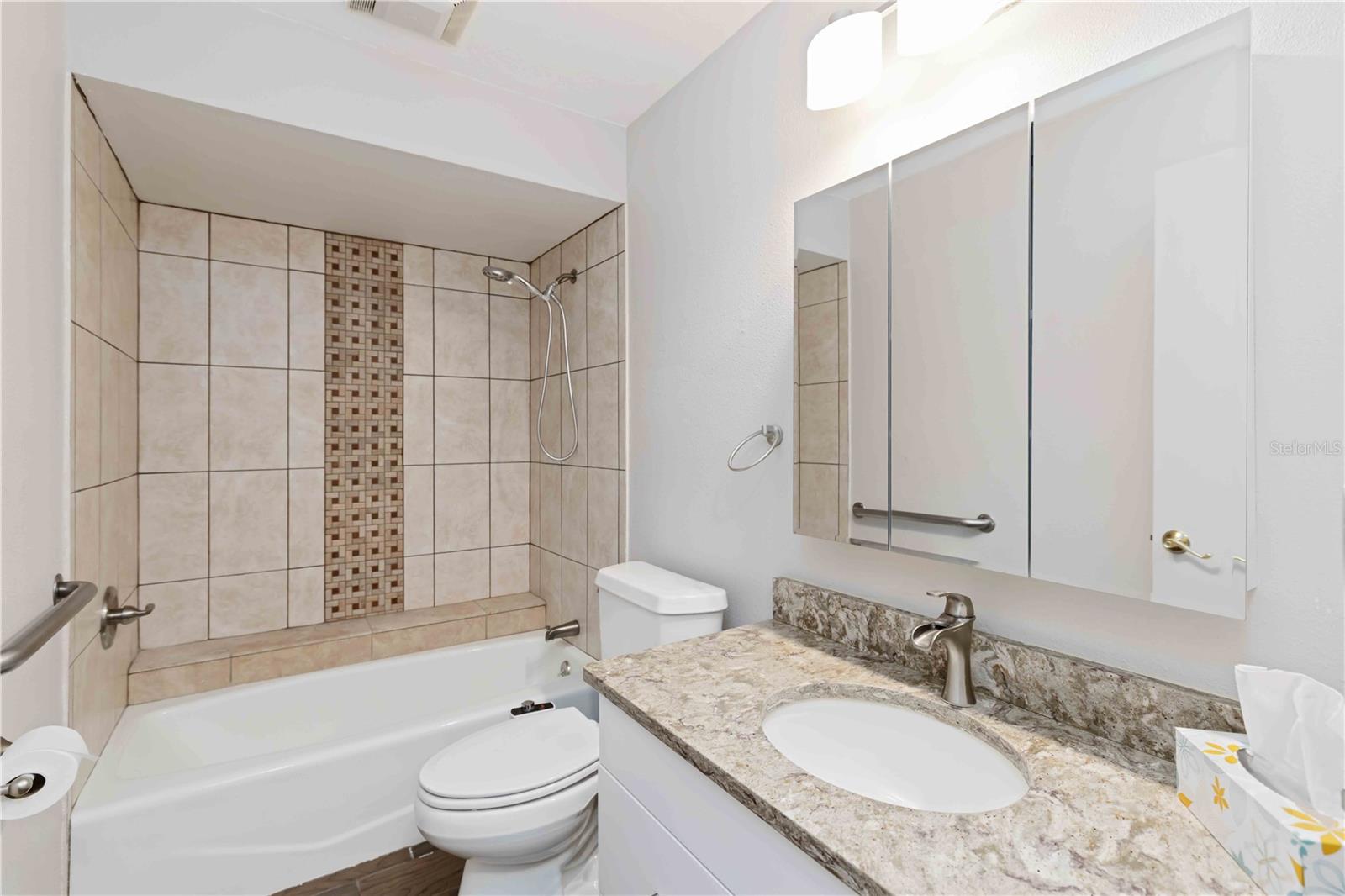 Image 17 of 37 For 4202 Center Pointe Lane 30