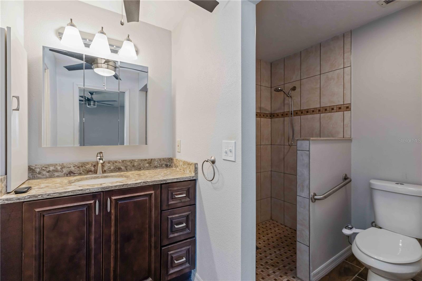 Image 27 of 37 For 4202 Center Pointe Lane 30