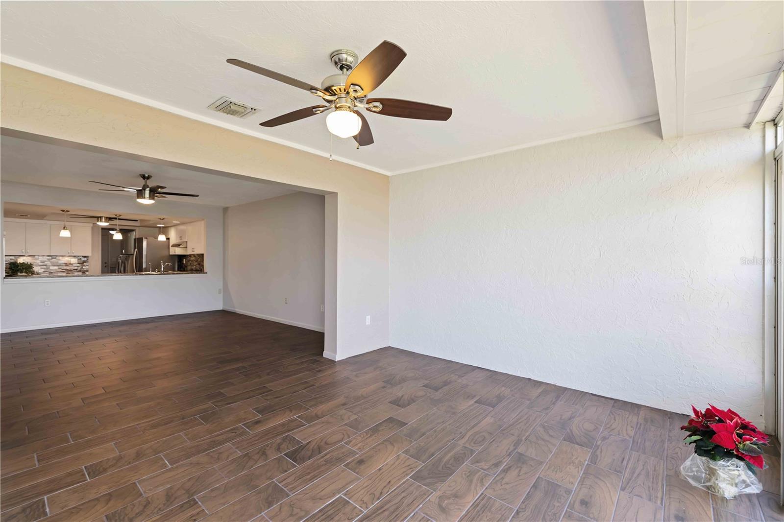 Image 30 of 37 For 4202 Center Pointe Lane 30