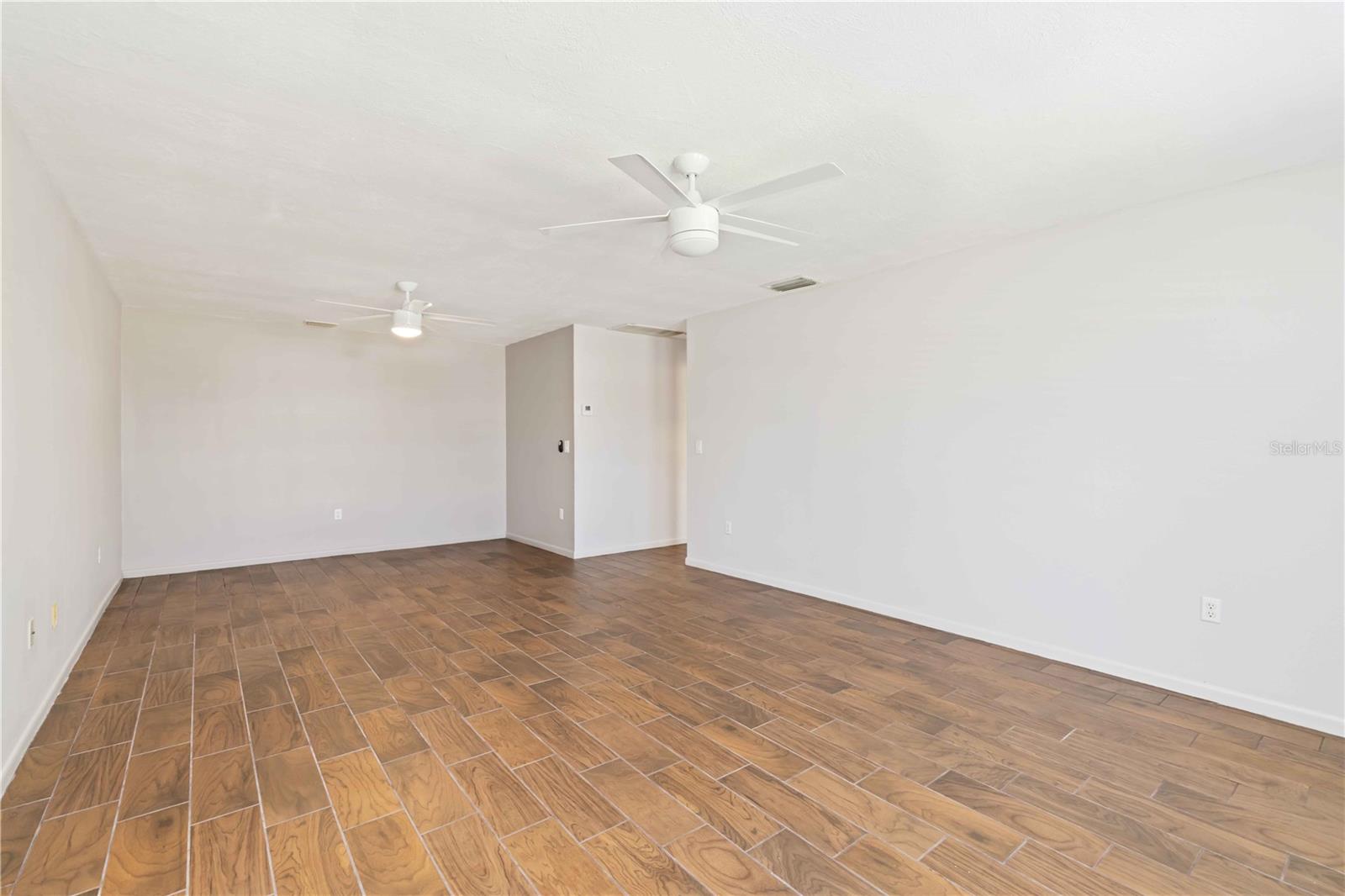 Image 5 of 37 For 4202 Center Pointe Lane 30