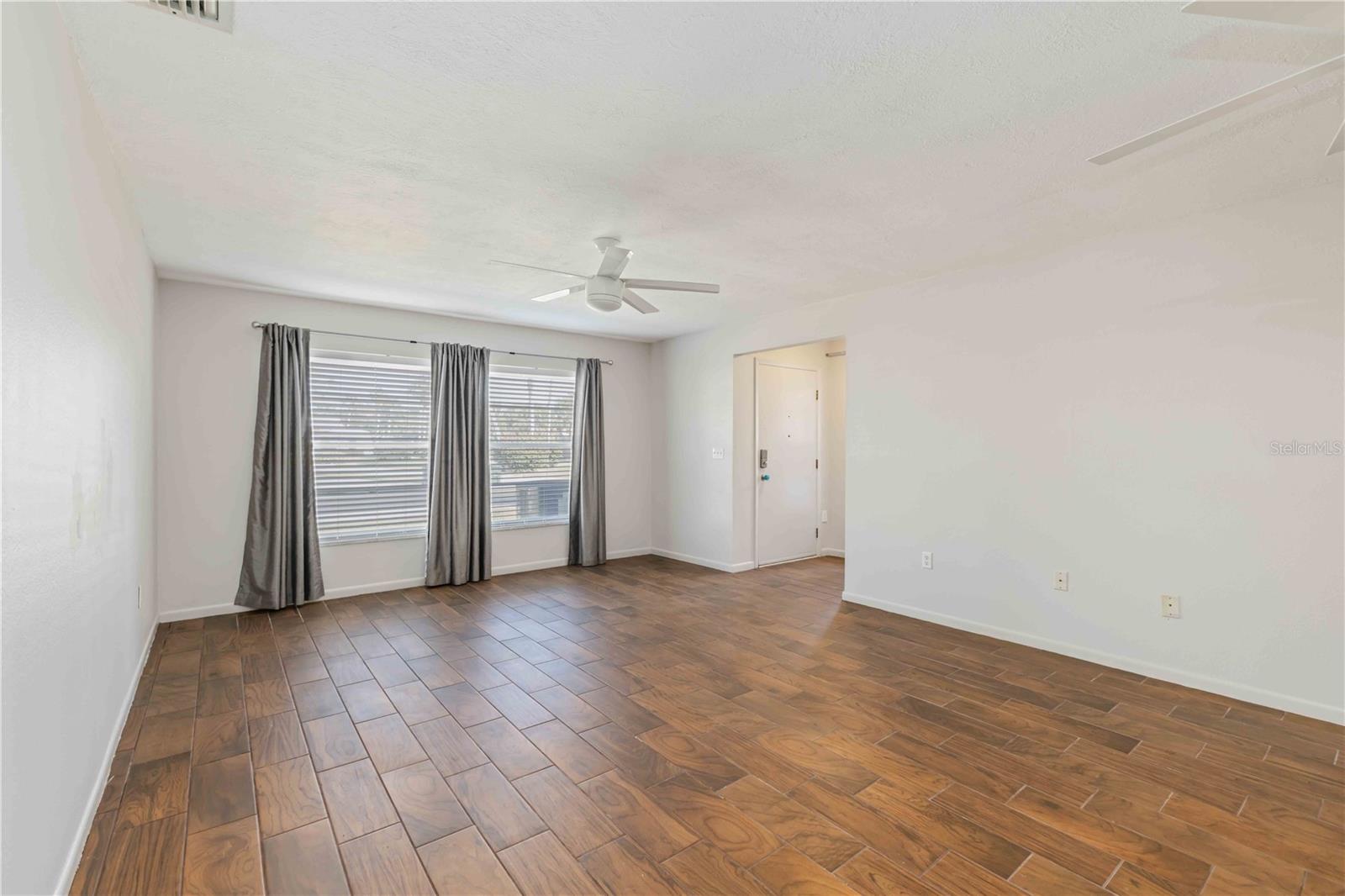 Image 7 of 37 For 4202 Center Pointe Lane 30