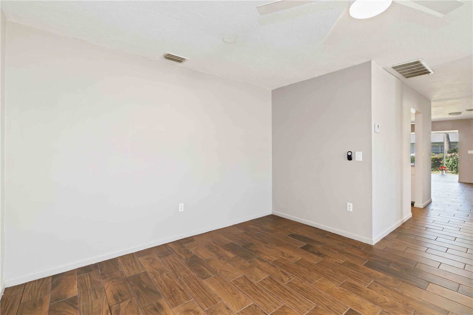 Image 9 of 37 For 4202 Center Pointe Lane 30