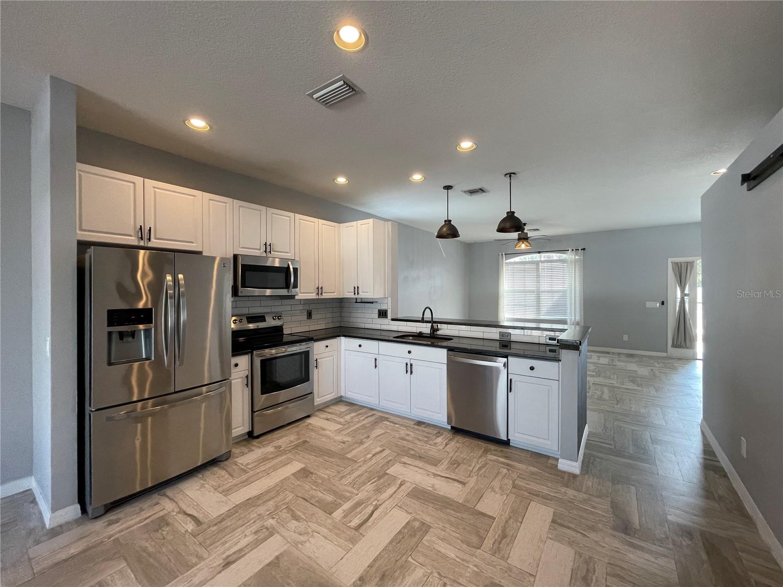 Image 10 of 54 For 11814 53rd Court E