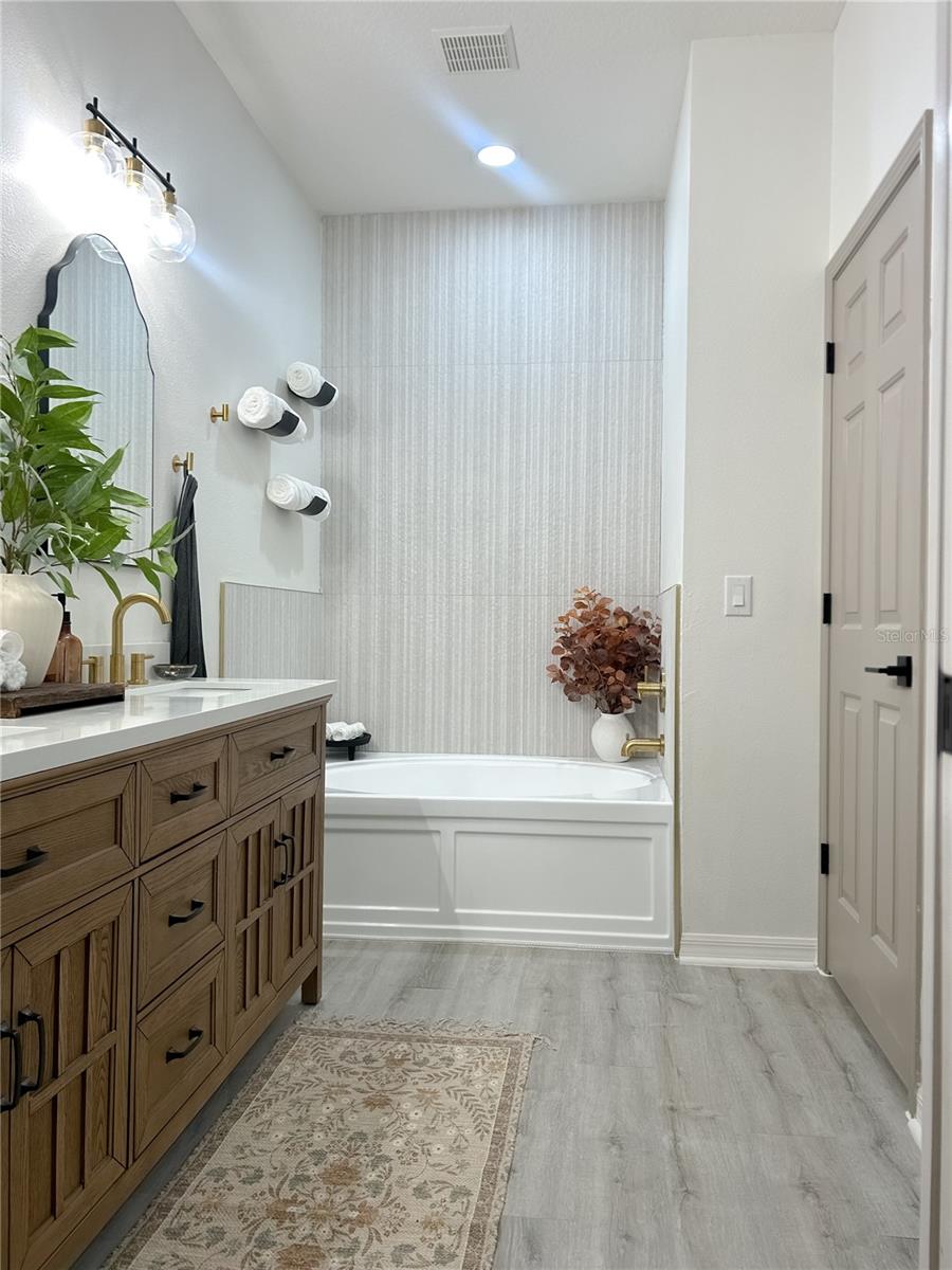 Image 21 of 54 For 11814 53rd Court E