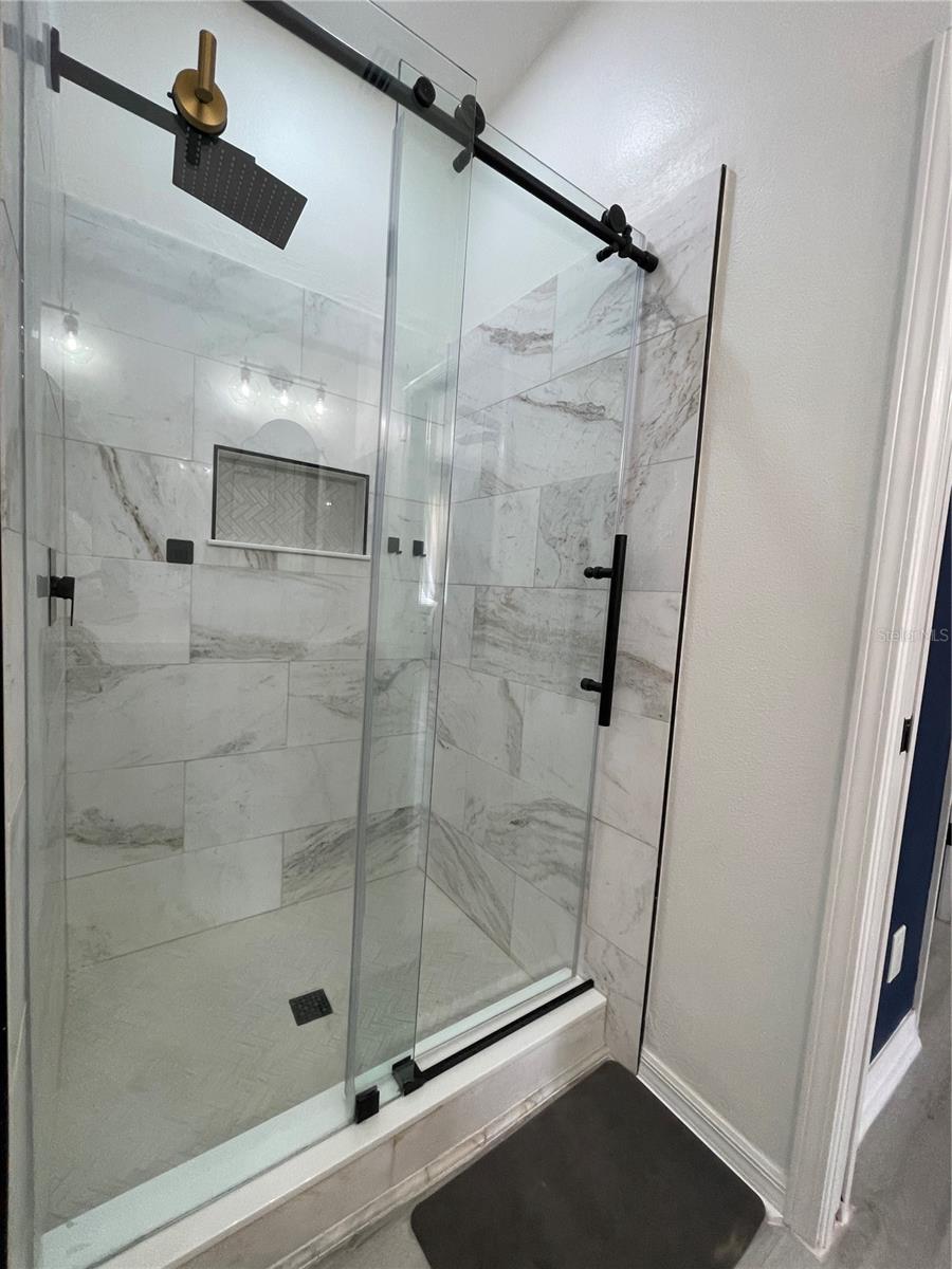 Image 27 of 54 For 11814 53rd Court E