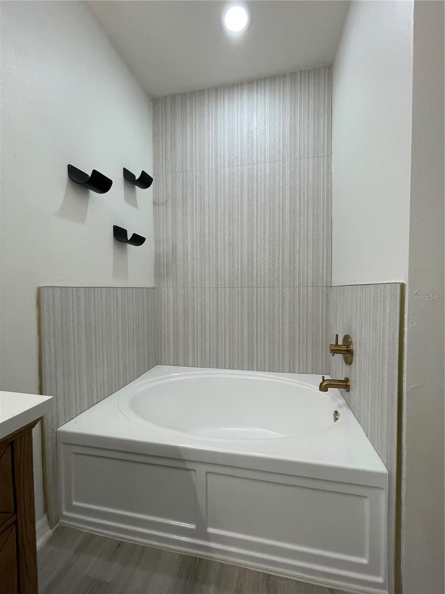 Image 28 of 54 For 11814 53rd Court E