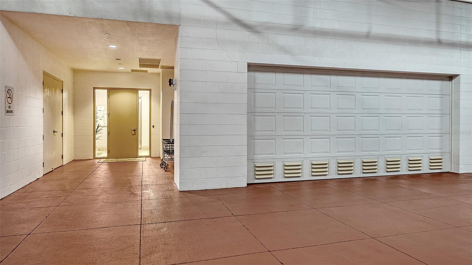 Image 29 of 41 For 2052 Benjamin Franklin Drive D702