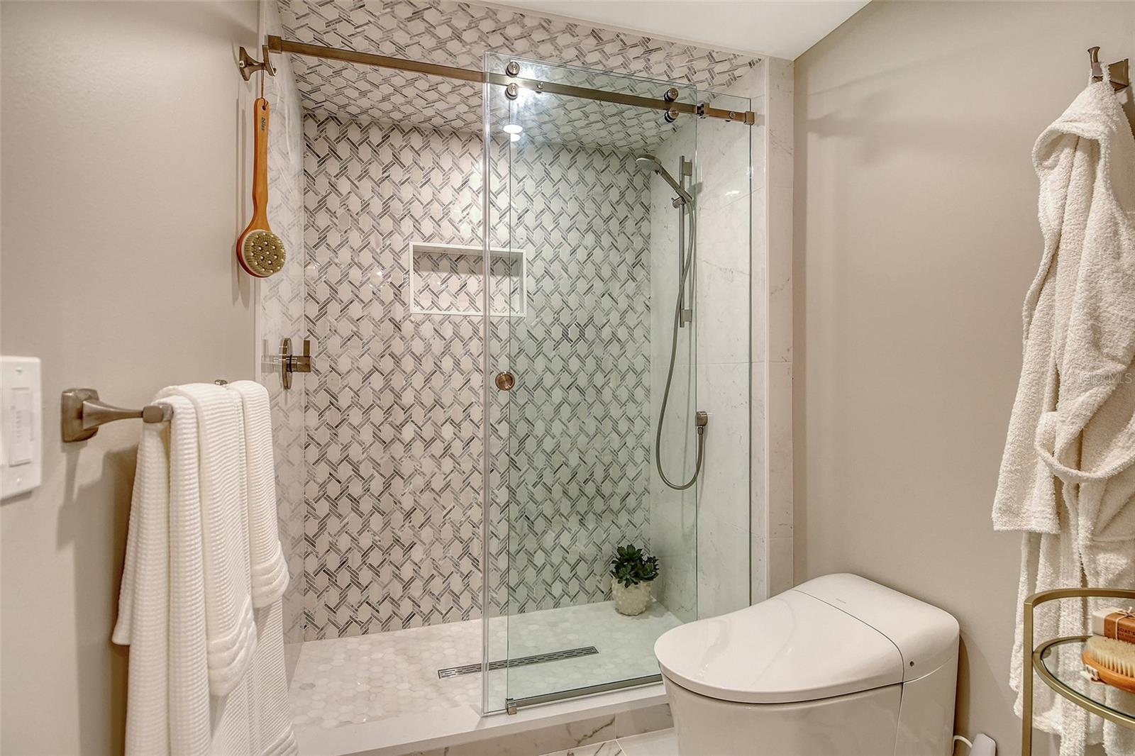 Image 26 of 46 For 2105 Gulf Of Mexico Drive 3303