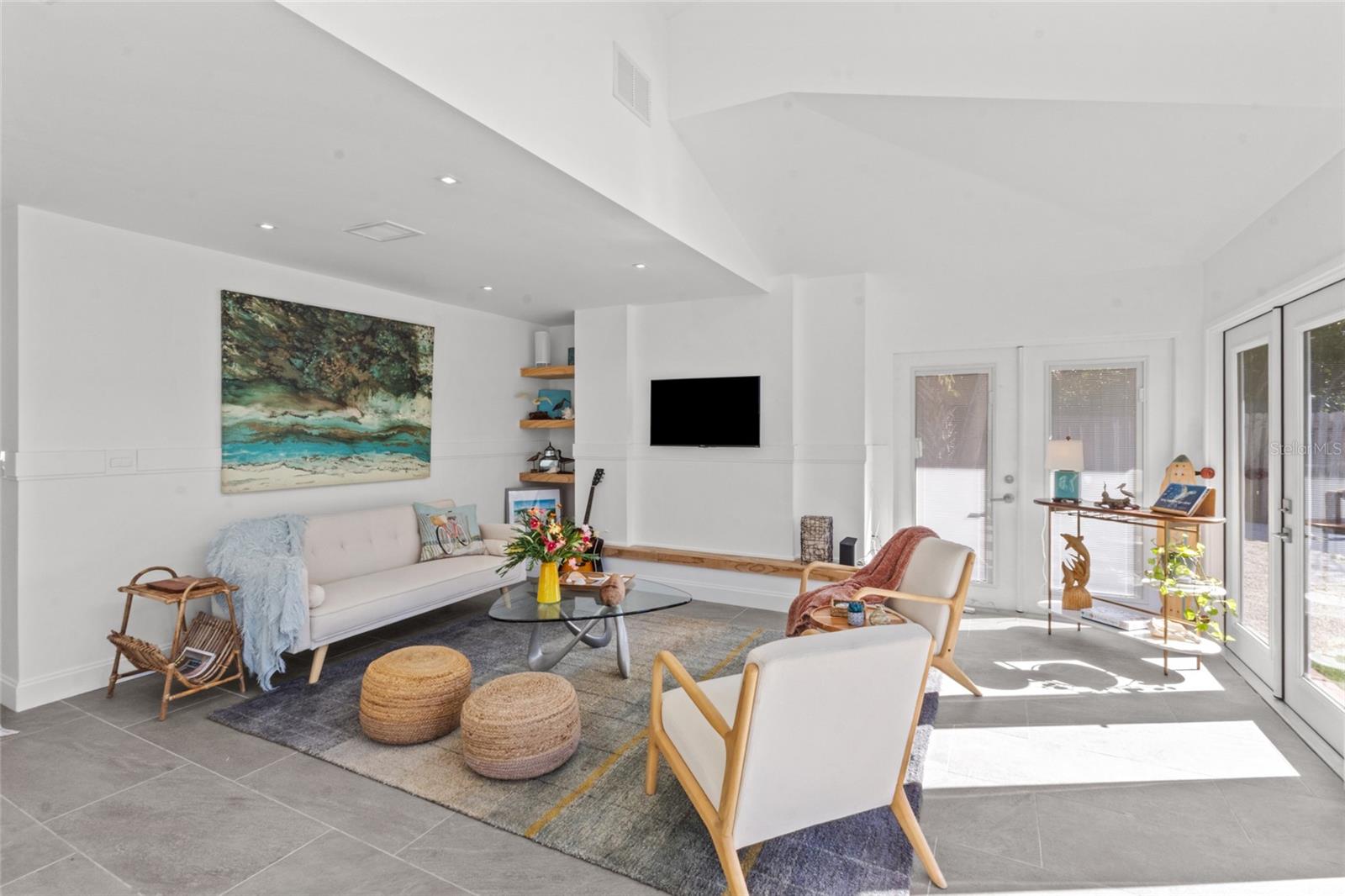 Image 8 of 43 For 624 Saint Judes Drive